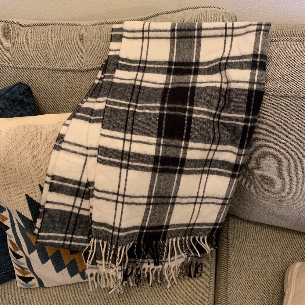 Scarf - Picture 2 of 2